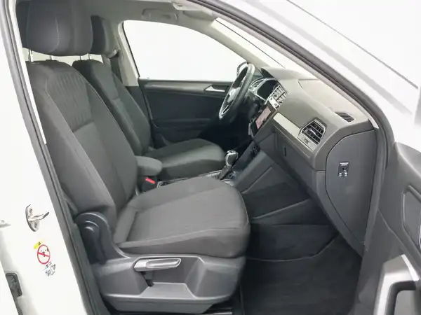 VW TIGUAN ALLSPACE (19/23)