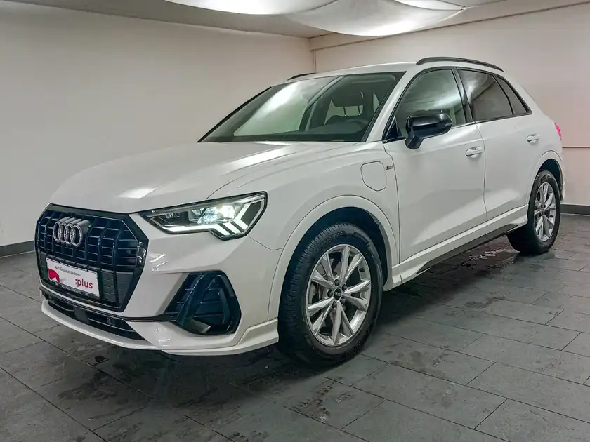 AUDI Q3 (1/19)