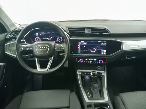 AUDI Q3 (11/19)