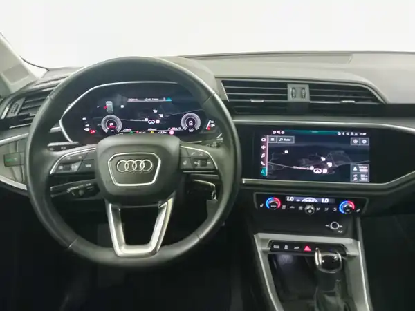 AUDI Q3 (12/19)