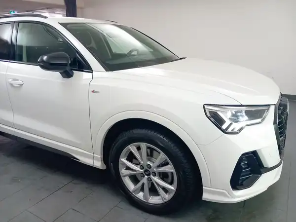 AUDI Q3 (14/19)