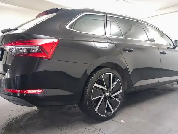 ŠKODA SUPERB (14/18)