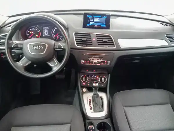 AUDI Q3 (11/20)