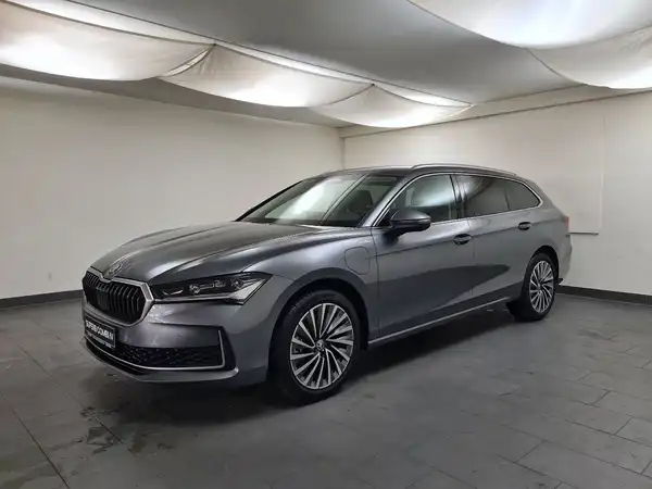 ŠKODA SUPERB (2/17)