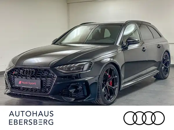 AUDI RS4 AVANT (2/25)