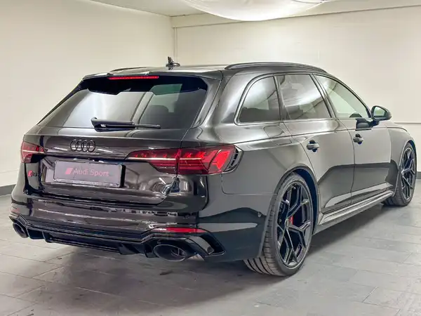 AUDI RS4 AVANT (7/25)