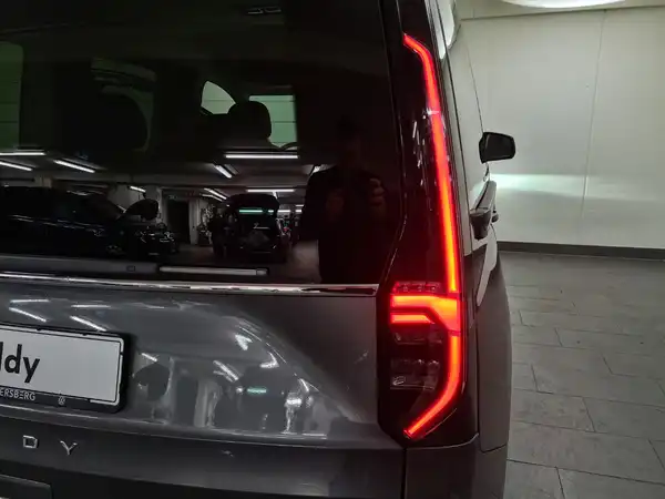 VW CADDY (13/16)