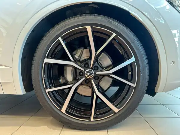 VW TOUAREG (15/22)
