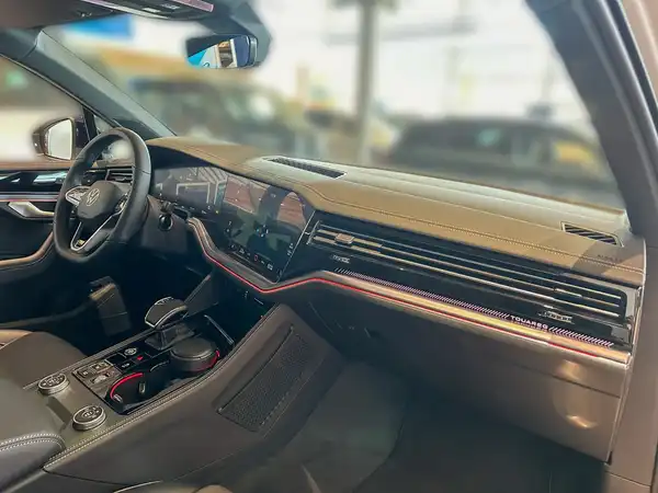 VW TOUAREG (18/22)