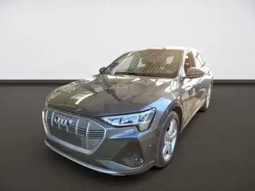 AUDI E-TRON (1/5)