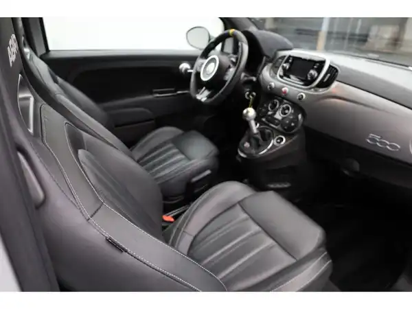ABARTH 595 (17/22)