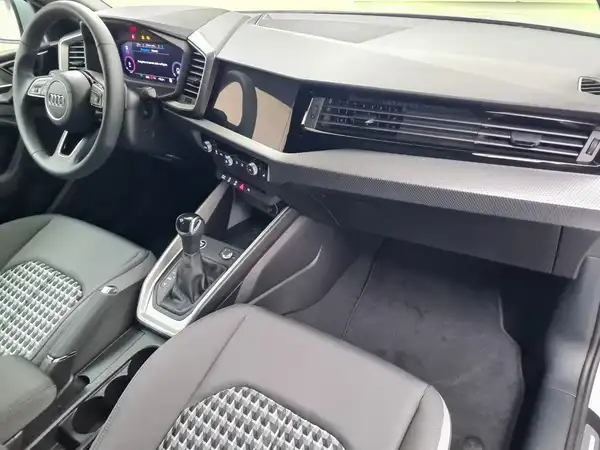 AUDI A1 SPORTBACK (18/18)