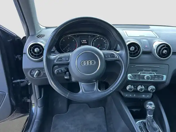 AUDI A1 (11/16)