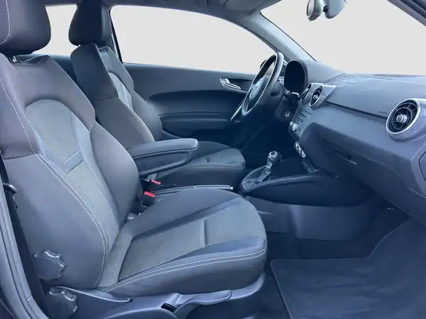 AUDI A1 (14/16)