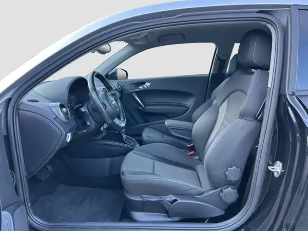 AUDI A1 (8/16)