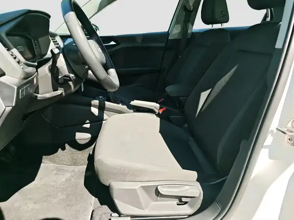 AUDI A1 SPORTBACK (8/17)