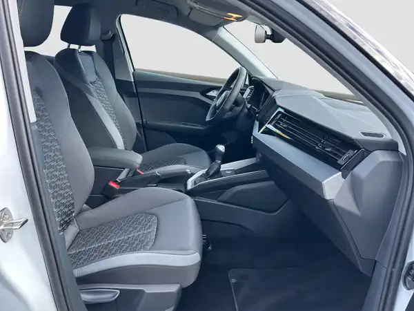 AUDI A1 SPORTBACK (14/16)