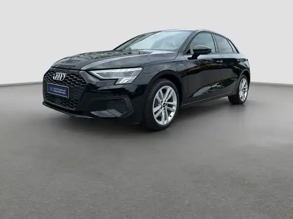 AUDI A3 SPORTBACK (1/4)
