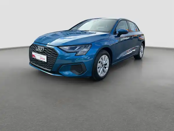 AUDI A3 SPORTBACK (1/4)
