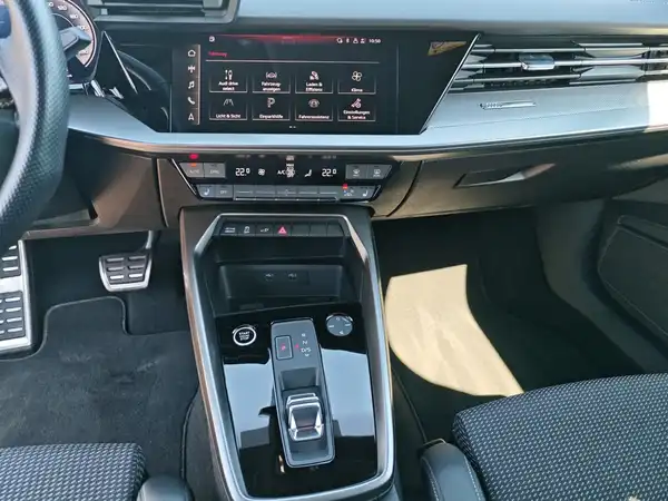 AUDI A3 SPORTBACK (12/17)