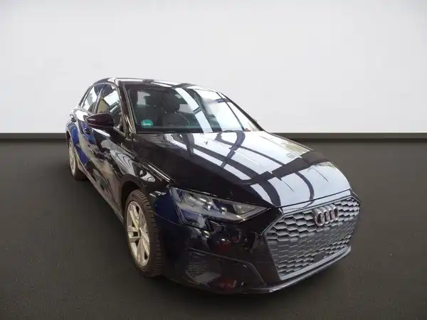 AUDI A3 SPORTBACK (1/9)
