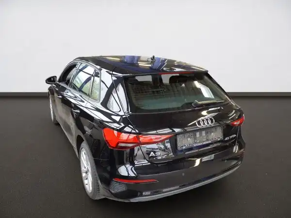AUDI A3 SPORTBACK (4/8)