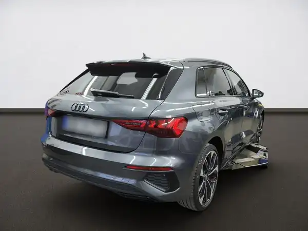 AUDI A3 SPORTBACK (1/3)