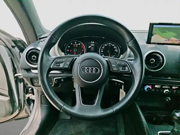 AUDI A3 CABRIOLET (11/16)