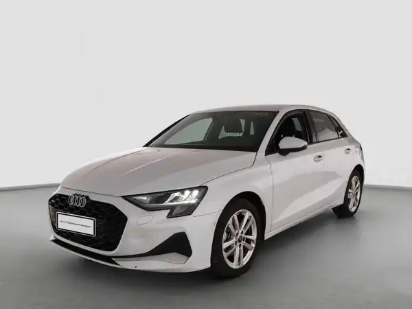 AUDI A3 SPORTBACK (1/4)