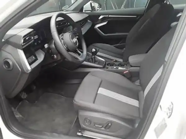 AUDI A3 SPORTBACK (4/4)