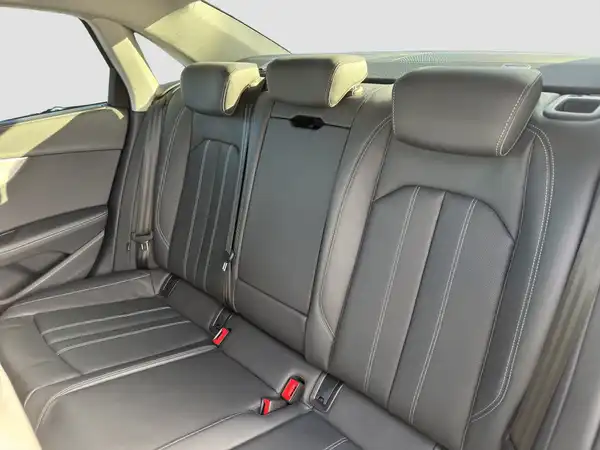 AUDI A4 LIMOUSINE (9/16)