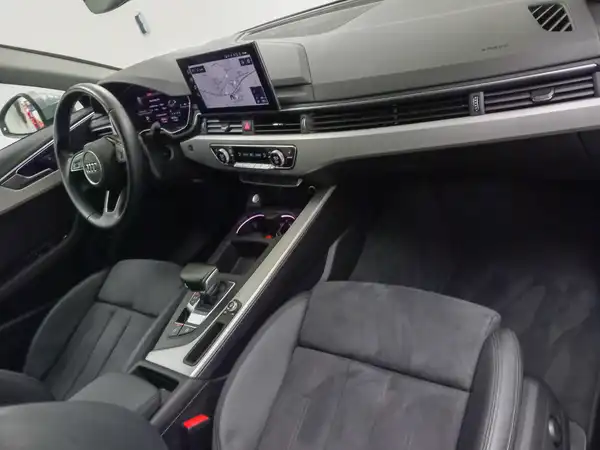 AUDI A4 AVANT (15/19)