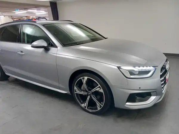 AUDI A4 AVANT (17/19)