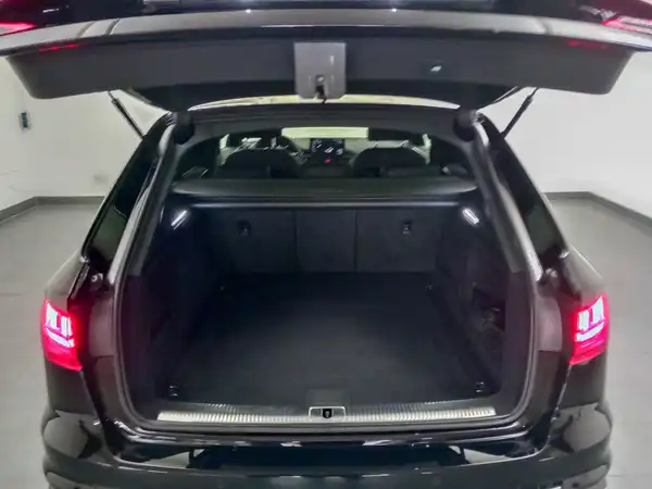 AUDI A4 AVANT (15/20)