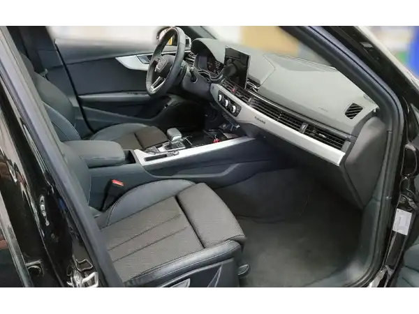 AUDI A4 AVANT (4/4)