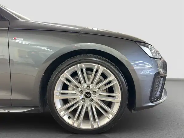 AUDI A4 LIMOUSINE (16/16)