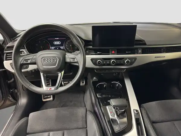AUDI A4 LIMOUSINE (10/16)