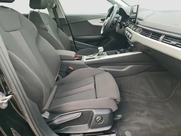 AUDI A4 AVANT (15/17)