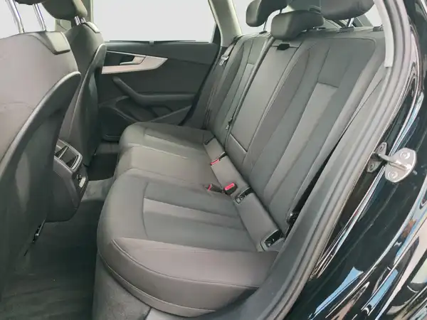 AUDI A4 AVANT (9/17)