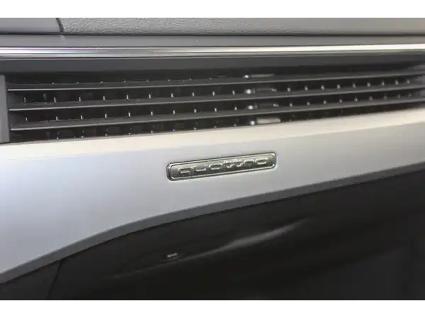 AUDI A4 LIMOUSINE (14/16)