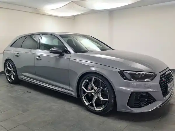 AUDI RS4 AVANT (4/20)