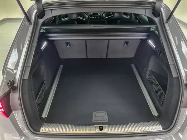 AUDI RS4 AVANT (10/20)