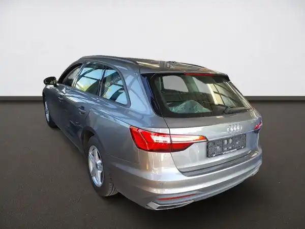 AUDI A4 AVANT (5/6)