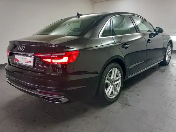 AUDI A4 LIMOUSINE (5/19)