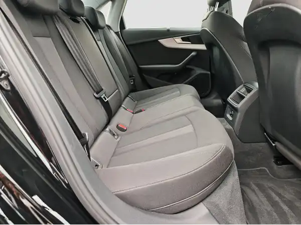 AUDI A4 LIMOUSINE (15/16)