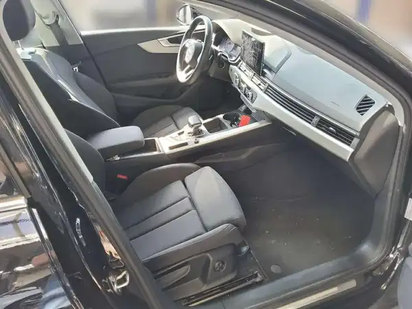 AUDI A4 AVANT (4/4)
