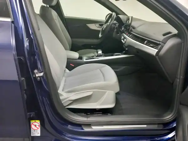 AUDI A4 AVANT (15/21)