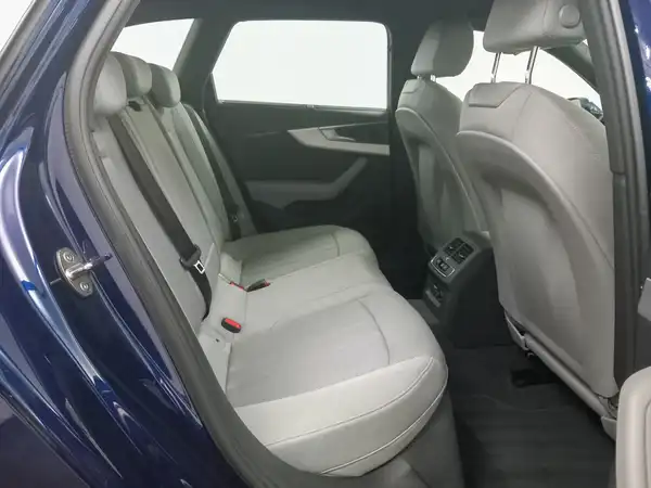 AUDI A4 AVANT (16/21)