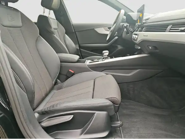 AUDI A4 AVANT (14/16)