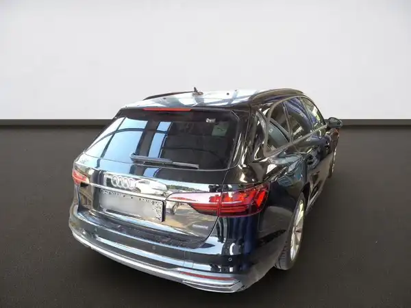 AUDI A4 AVANT (5/6)